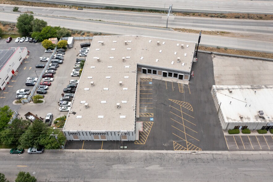 More Photos Of 7050 S 400 W, Midvale Showroom For Lease
