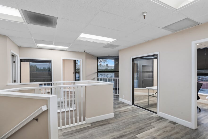 More Photos Of 894 Faulstich Ct, San Jose Warehouse For Sale