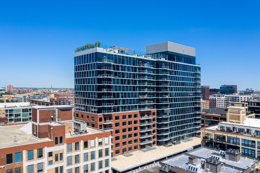 More Photos Of 205 S Peoria, Chicago Apartments For Lease