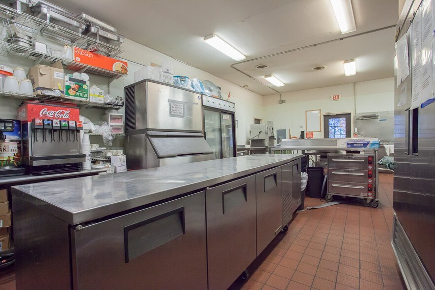 More Photos Of 814 Water St, Waxahachie Restaurant For Sale