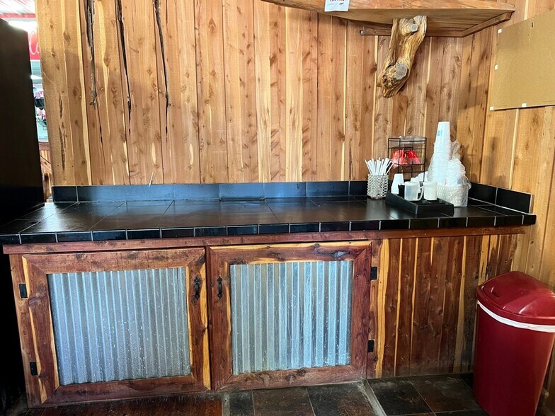 More Photos Of 5661 County Road 114, Brundidge General Retail For Sale