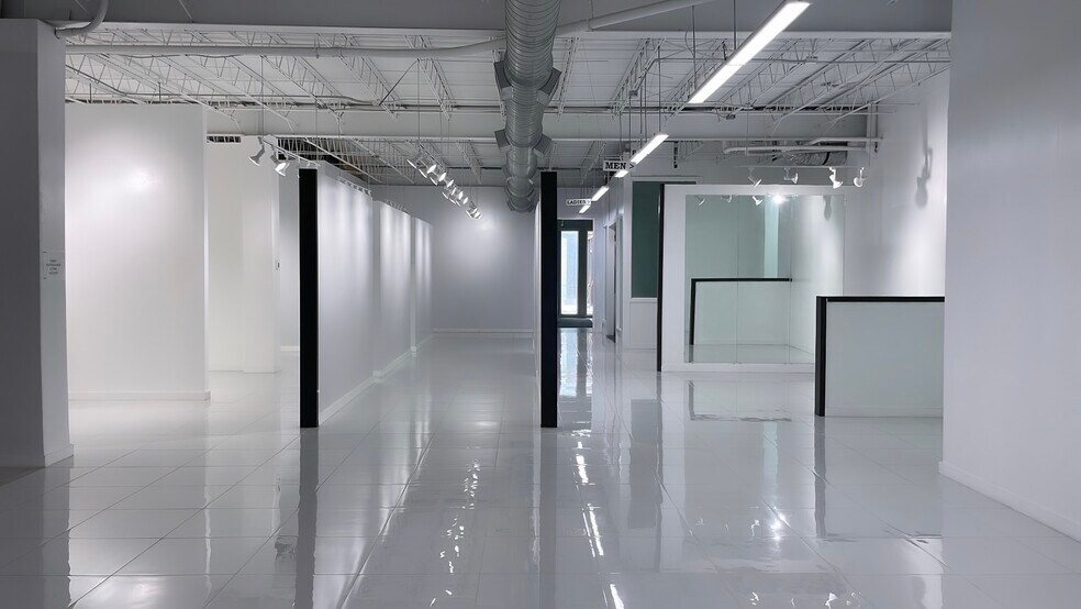 More Photos Of 8403 Westglen Dr, Houston Flex For Sale