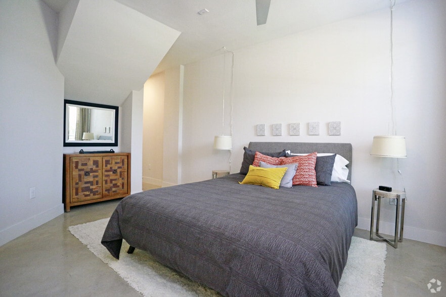 More Photos Of 423 Blue Star, San Antonio Apartments For Lease