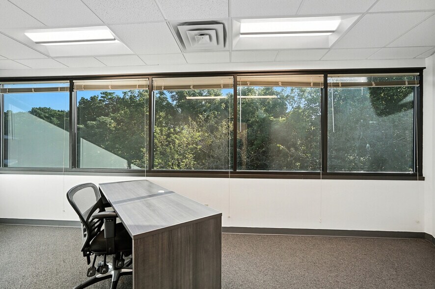 More Photos Of 5636 Bridgetown Rd, Cincinnati Medical For Sale