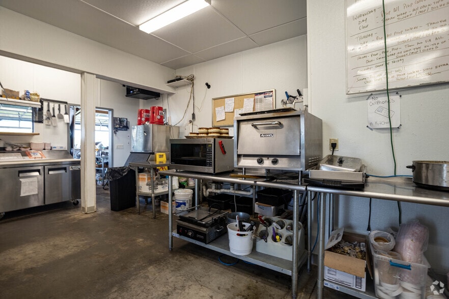 More Photos Of 7147 Lake Bluff Rd, Wolcott Restaurant For Sale