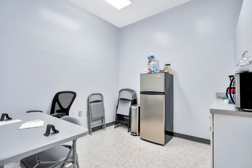 More Photos Of 901-911 N Central Ave, Kissimmee Medical For Sale