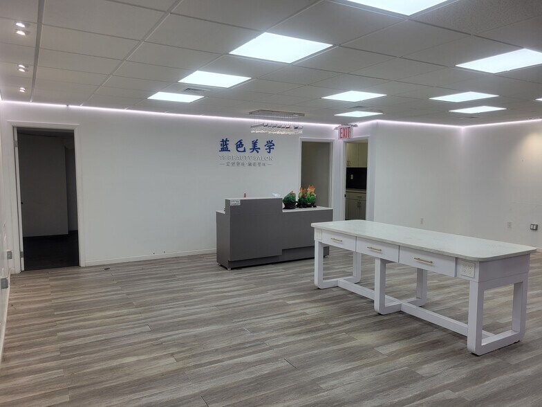 More Photos Of 13617 38th Ave, Flushing Storefront Retail Office For Lease