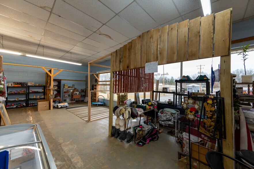 More Photos Of 20310 Main St E, Huntingdon Storefront For Sale