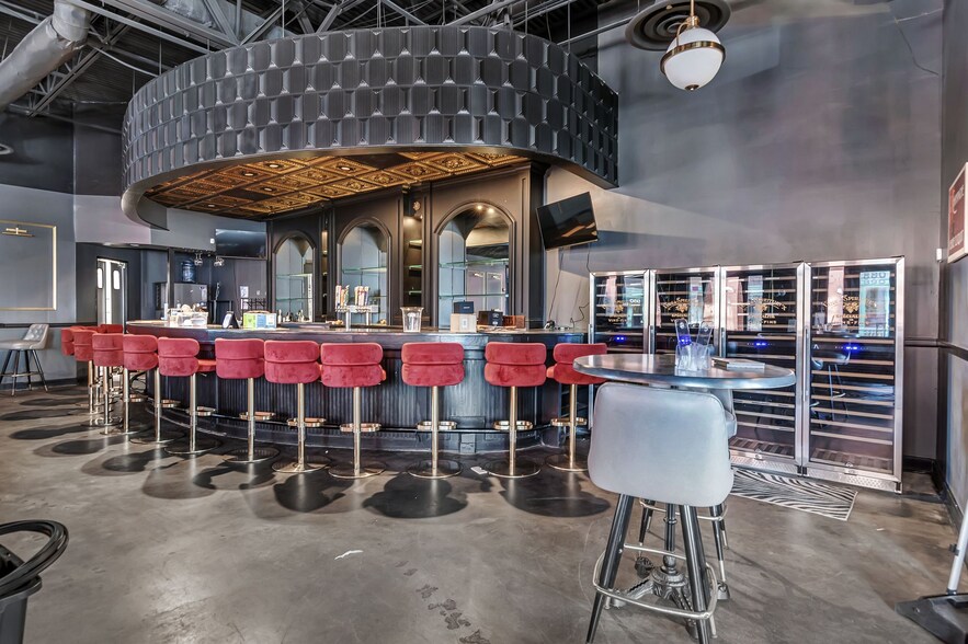 More Photos Of 890 Parker Sq, Flower Mound Storefront Retail Office For Lease