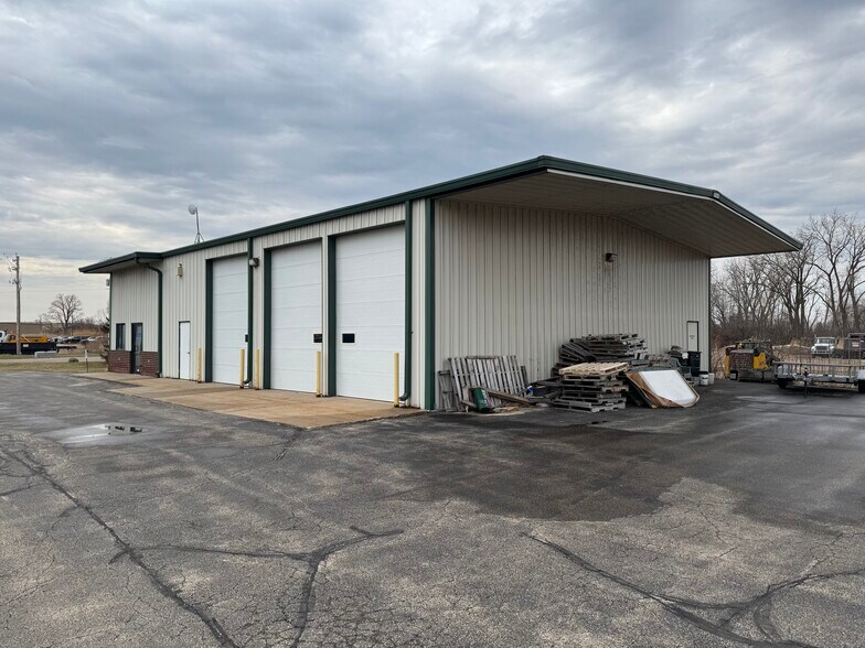More Photos Of 2930 Conger Ct, Oshkosh Industrial For Sale
