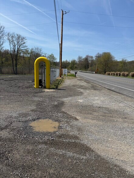 More Photos Of 4881 Pittsburgh Rd, Harrisville Light Distribution For Sale