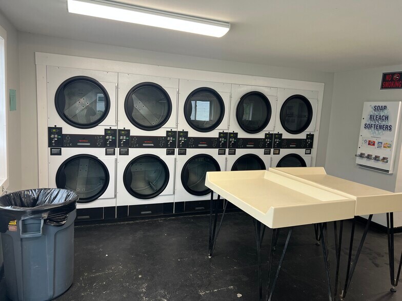 More Photos Of 30 Commercial St, Hartland Specialty For Sale