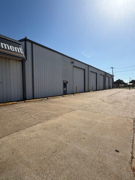 More Photos Of 905-945 N Market St, Shreveport Industrial For Sale