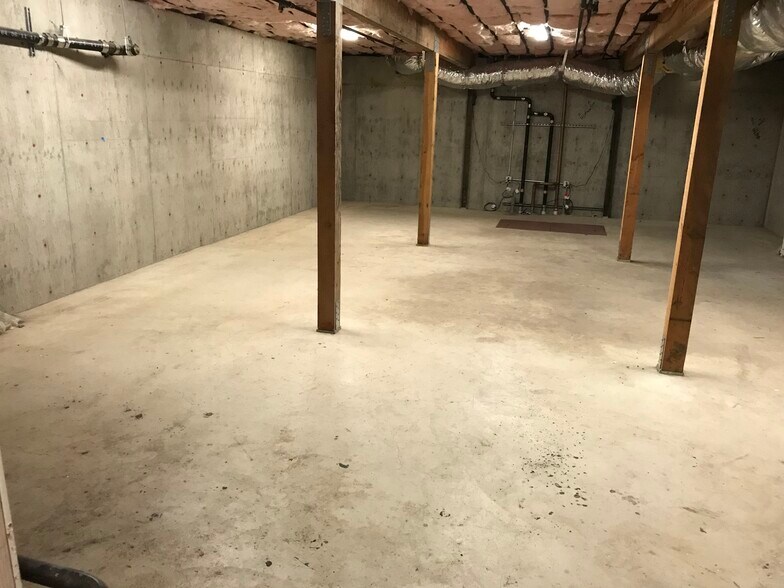 More Photos Of 154 E Prospect Ave, Danville Freestanding For Lease