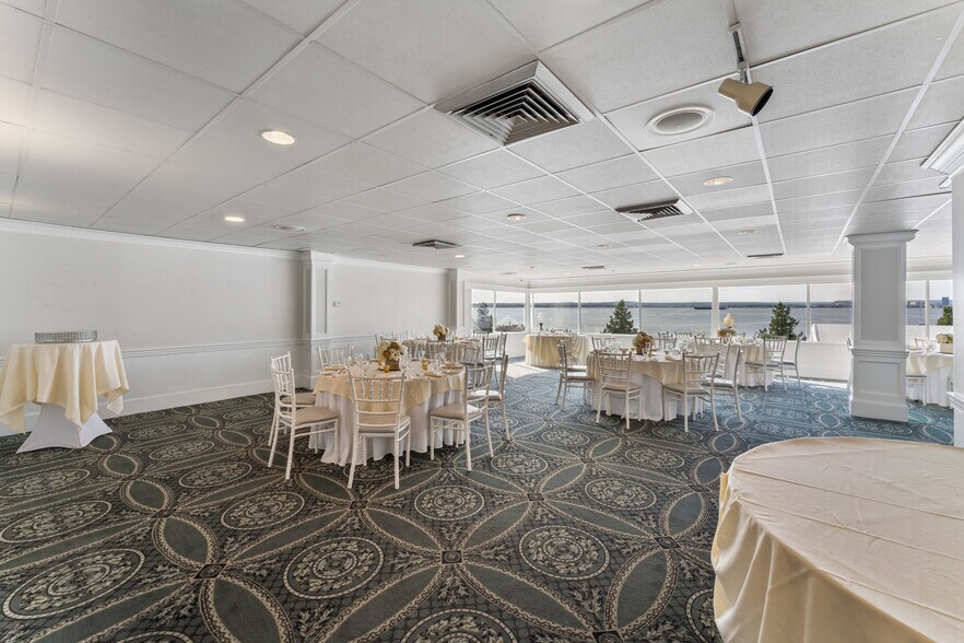 More Photos Of 62 Cove St, New Haven Specialty For Sale