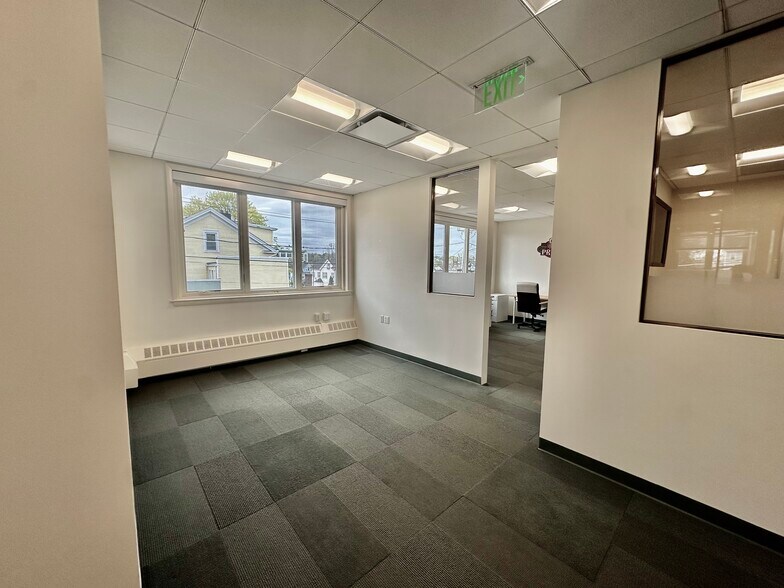 More Photos Of 239 Mill St, Greenwich Office For Lease