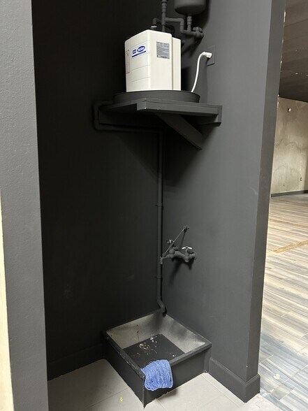 More Photos Of 4300 S Highway 27, Clermont Storefront Retail Office For Lease