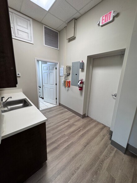 More Photos Of 2101 Hwy 98, Daphne Unknown For Lease