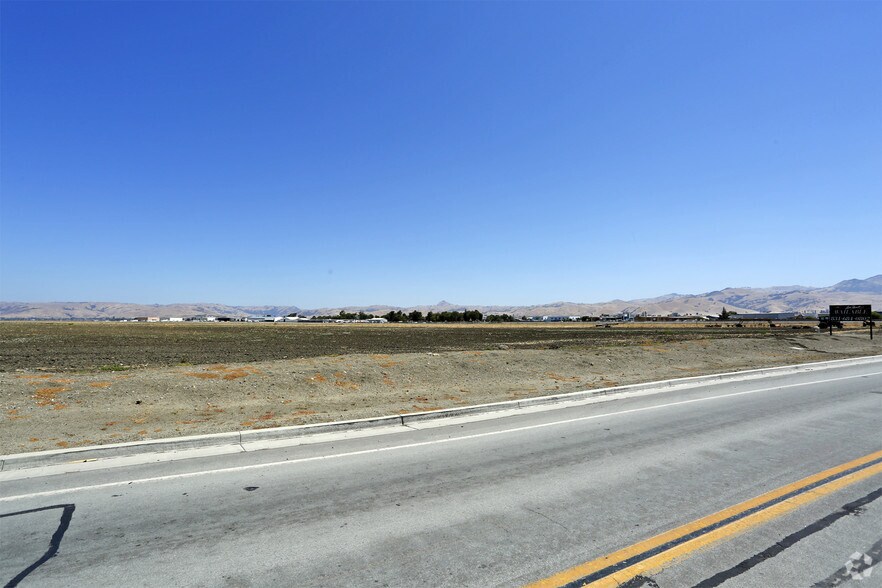 More Photos Of 400 Flynn Rd, Hollister Land For Sale