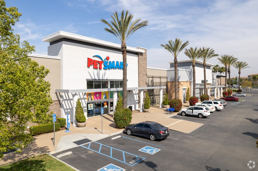 More Photos Of 2201-2895 Park Ave, Tustin Unknown For Lease