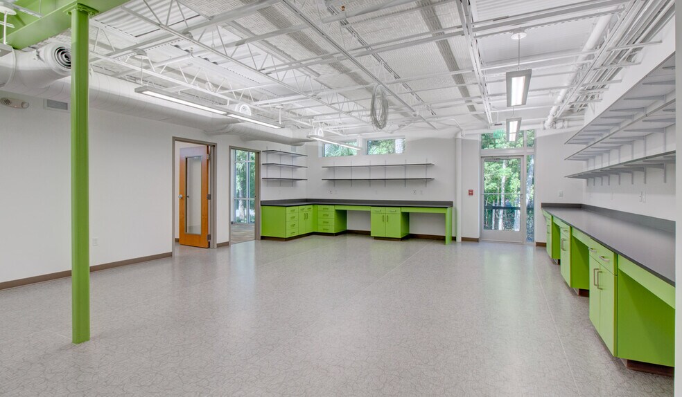 More Photos Of 1050 NW 8th Ave, Gainesville Unknown For Lease