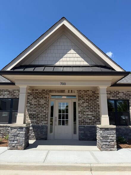 More Photos Of 1060 Garland Dr, Bogart Unknown For Lease