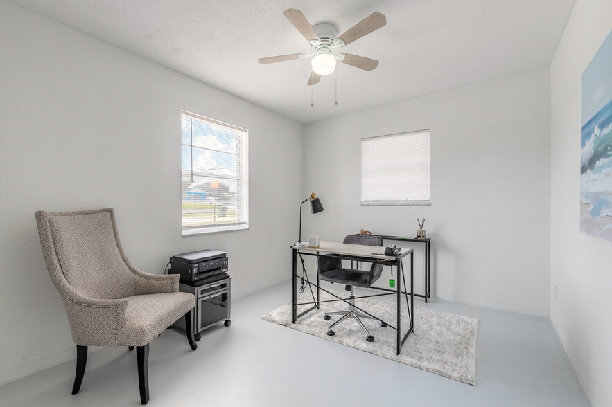 More Photos Of 133 Bridgeport Rd, Daytona Beach Shores Office For Sale