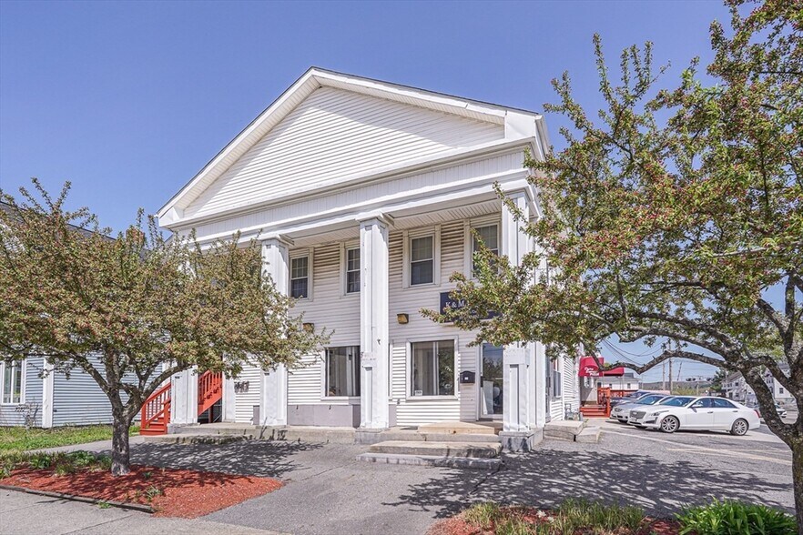 More Photos Of 308 Main St, Oxford Apartments For Sale