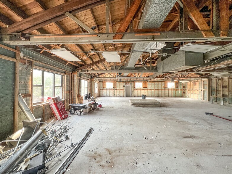 More Photos Of 4664 N Lowell Ave, Chicago Warehouse For Lease