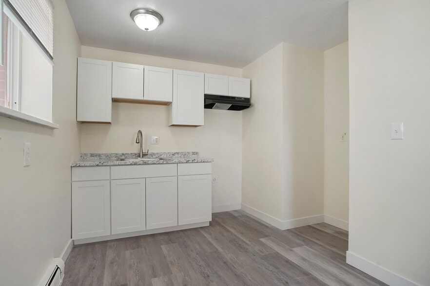 More Photos Of 1677 Geneva St, Aurora Apartments For Sale