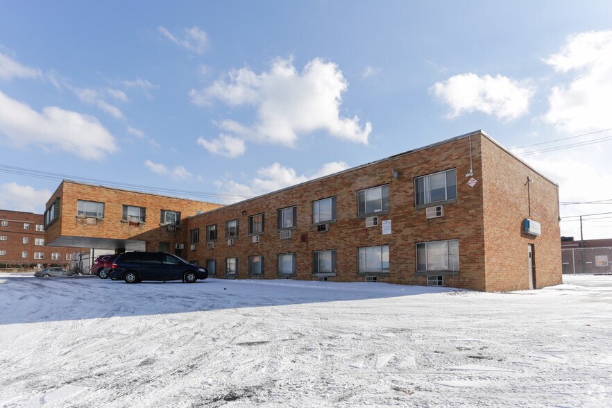 More Photos Of 2000 Lee Rd, Cleveland Heights Coworking Space