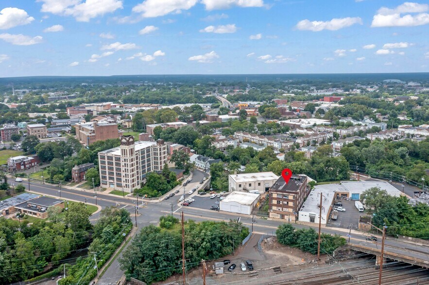 More Photos Of 636 E State St, Trenton Warehouse For Lease