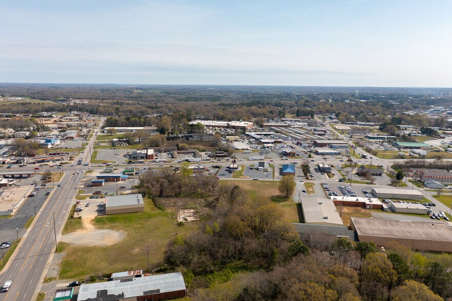 More Photos Of 525 Purser Ave, Monroe Freestanding For Sale