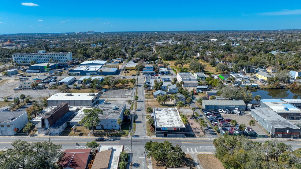 More Photos Of 566 Ballough Rd, Daytona Beach Warehouse For Lease