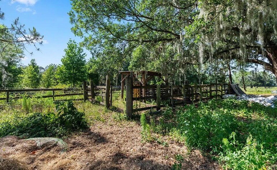 More Photos Of 101 SE 51st Lane, Center Hill Land For Sale