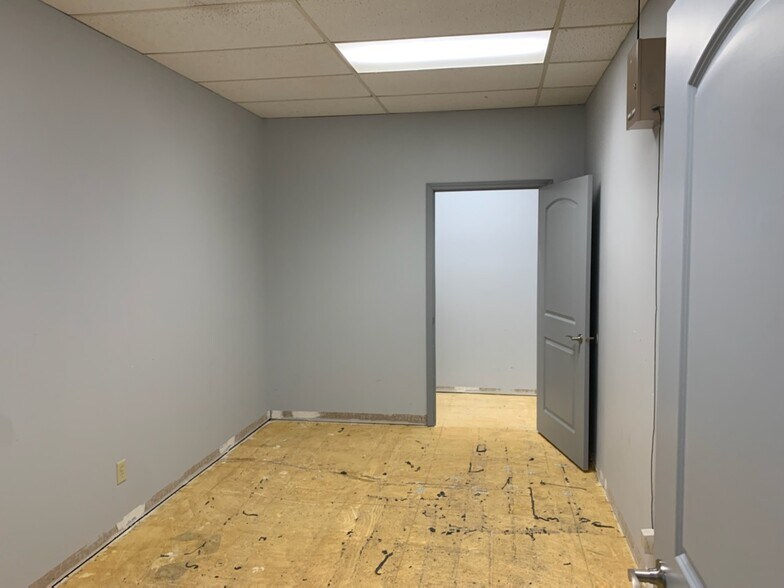 More Photos Of 5800 Fairfield Ave, Fort Wayne Office For Lease