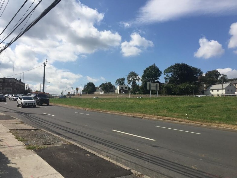 More Photos Of 670 Central Park Ave, Yonkers Storefront Retail Office For Sale