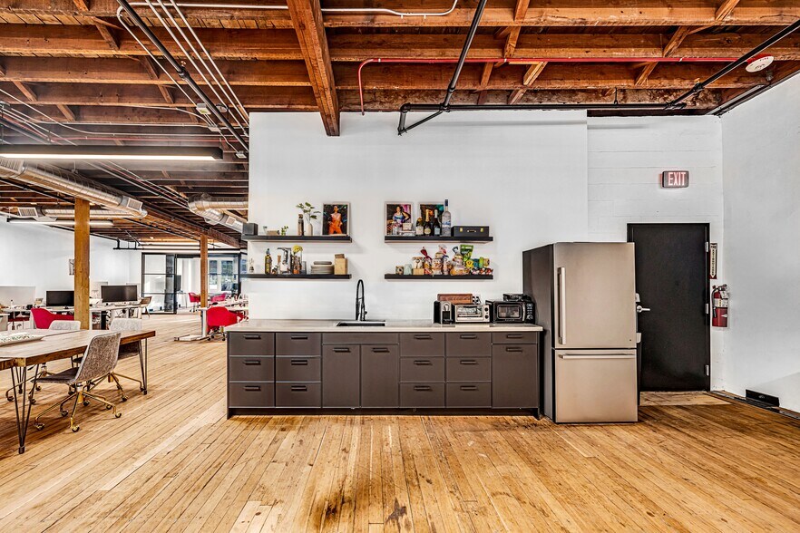 More Photos Of 734 S Main St, Los Angeles Loft Creative Space For Lease