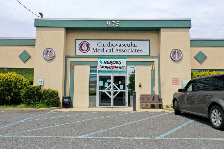 More Photos Of 975 Stewart Ave, Garden City Medical For Sale