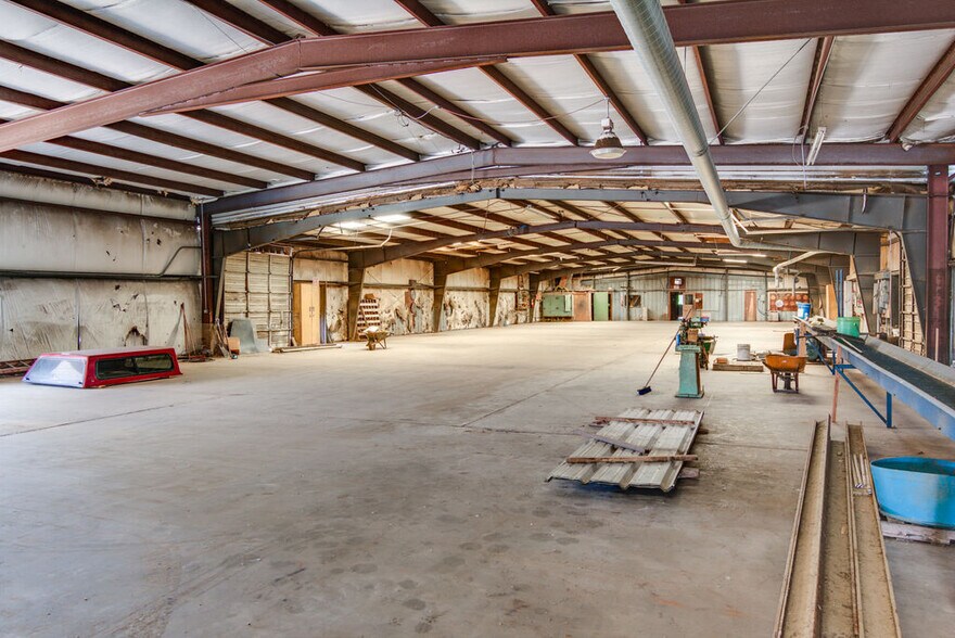 More Photos Of 720 E Main St, Ashdown Warehouse For Sale