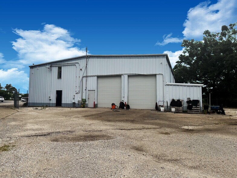 More Photos Of 8461 Airport Blvd, Mobile Auto Dealership For Sale