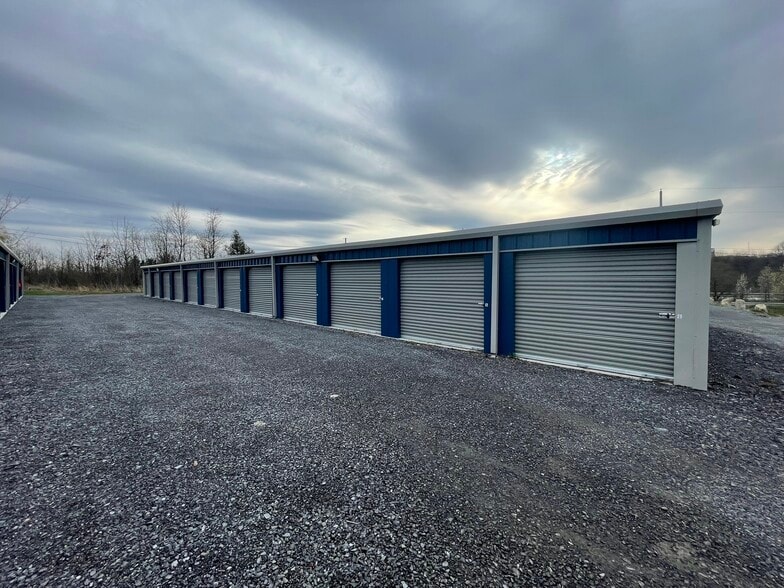 More Photos Of 1122 Amelia Ave, Altoona Self Storage For Sale
