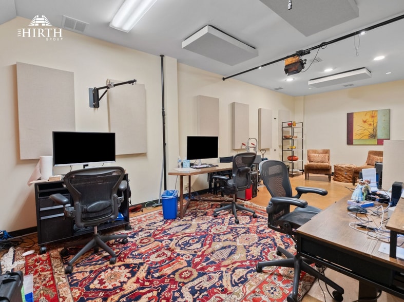 More Photos Of 503-505 S Victory Blvd, Burbank Loft Creative Space For Sale
