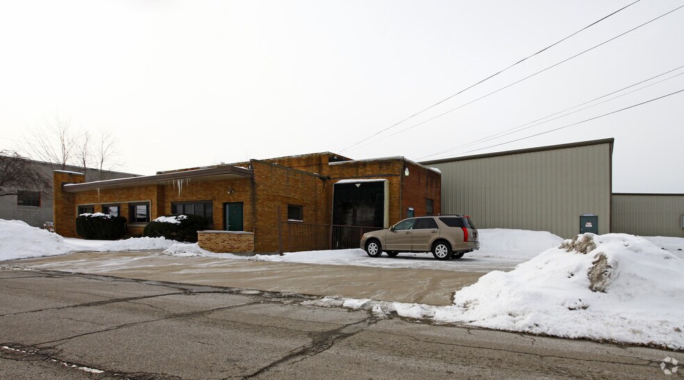 Primary Photo Of 4810 W 139th St, Cleveland Manufacturing For Sale