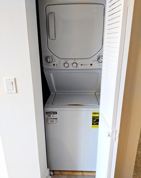 More Photos Of 2111-2115 S State St, Chicago Freestanding For Sale