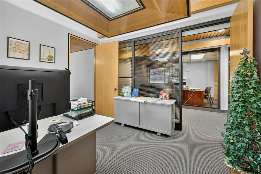 More Photos Of 2600 Shaw Ave, Fresno Office For Sale