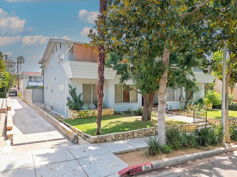 More Photos Of 1218 N Laurel Ave, West Hollywood Apartments For Sale