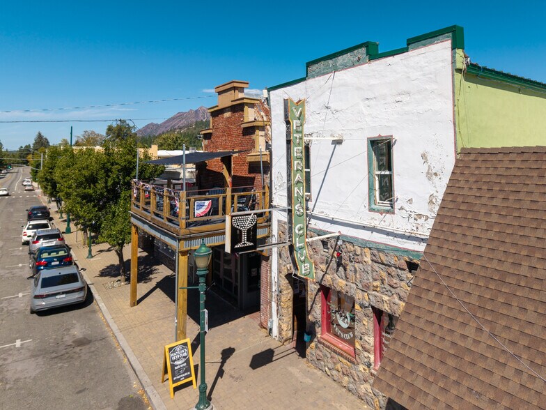 More Photos Of 406 N Mount Shasta Blvd, Mount Shasta Bar For Sale