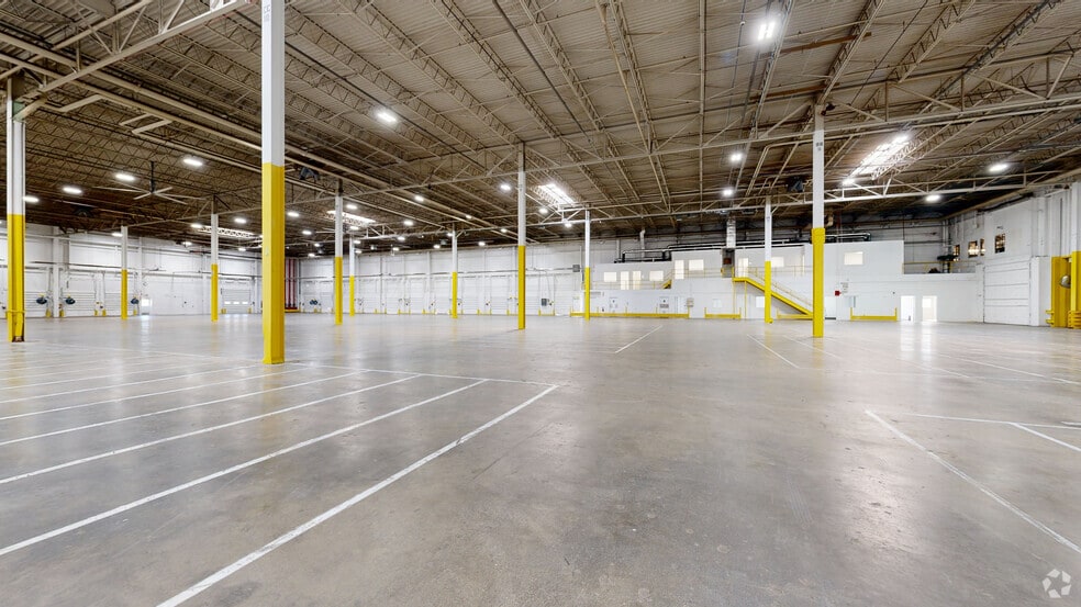 Primary Photo Of 5455-5555 Darrow Rd, Hudson Distribution For Lease