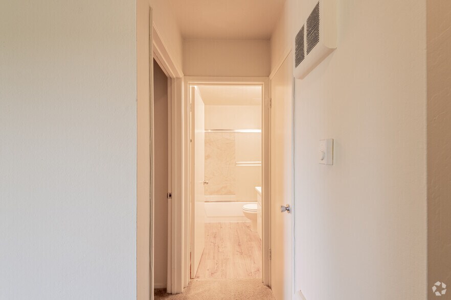 More Photos Of 2051 Shoreline Dr, Alameda Apartments For Sale